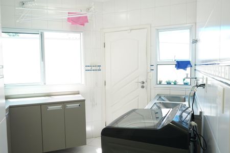 Casa à venda com 438m², 4 quartos e 6 vagasÁrea de Serviço