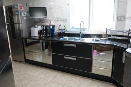 Casa à venda com 438m², 4 quartos e 6 vagasCozinha