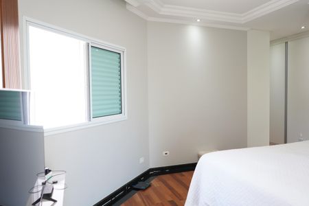 Casa à venda com 438m², 4 quartos e 6 vagasSuíte