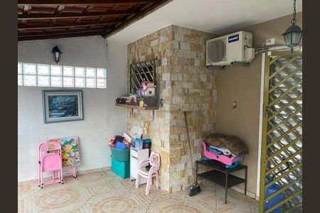 Casa à venda com 200m², 3 quartos e 2 vagas