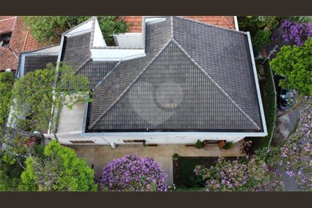 Casa à venda com 345m², 4 quartos e 4 vagas
