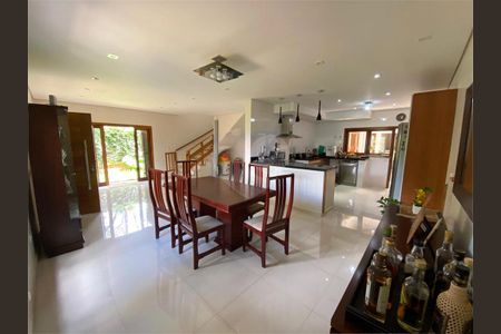 Casa à venda com 345m², 4 quartos e 4 vagas