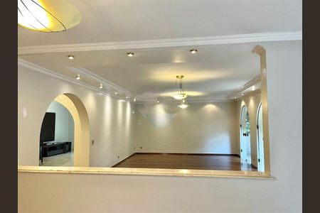 Casa à venda com 418m², 4 quartos e 6 vagas