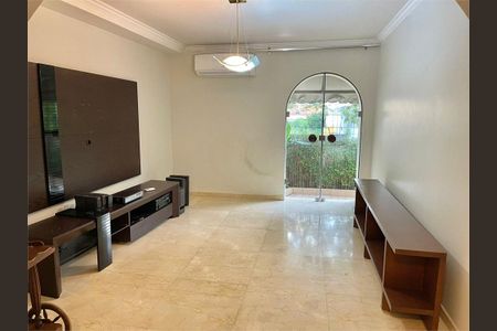 Casa à venda com 418m², 4 quartos e 6 vagas