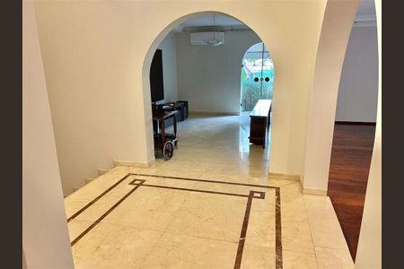 Casa à venda com 418m², 4 quartos e 6 vagas