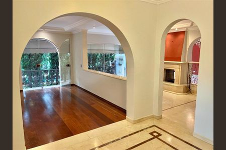 Casa à venda com 418m², 4 quartos e 6 vagas