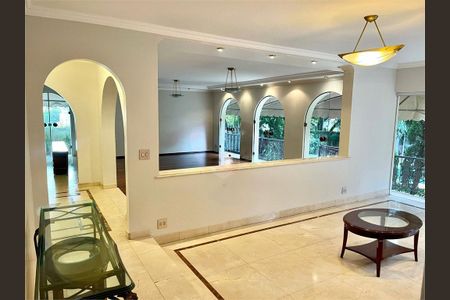 Casa à venda com 418m², 4 quartos e 6 vagas