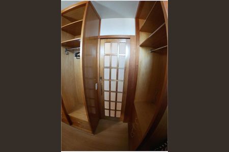 Casa à venda com 418m², 4 quartos e 6 vagas