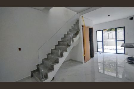 Casa à venda com 103m², 3 quartos e 2 vagas
