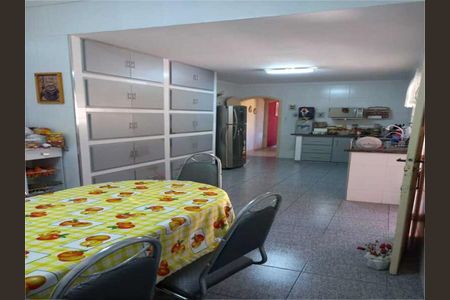 Casa à venda com 210m², 2 quartos e 4 vagas