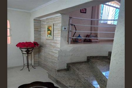 Casa à venda com 210m², 2 quartos e 4 vagas