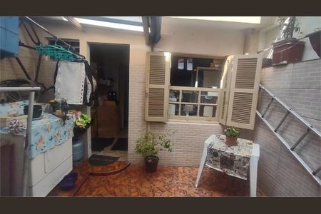 Casa à venda com 83m², 2 quartos e 1 vaga