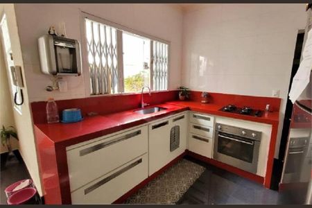 Casa à venda com 280m², 3 quartos e 2 vagas