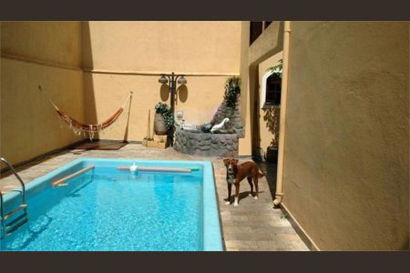 Casa à venda com 220m², 3 quartos e 5 vagas