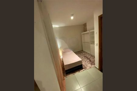 Casa à venda com 2 quartos, 65m² em Vila Tiradentes, São Paulo