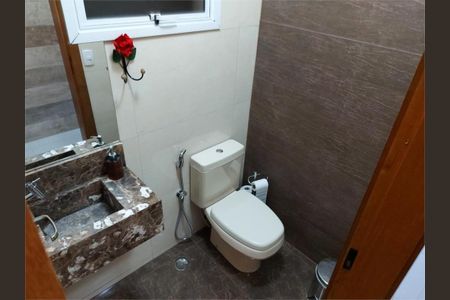 Casa à venda com 247m², 4 quartos e 4 vagas