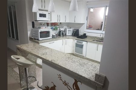 Casa à venda com 240m², 3 quartos e 2 vagas