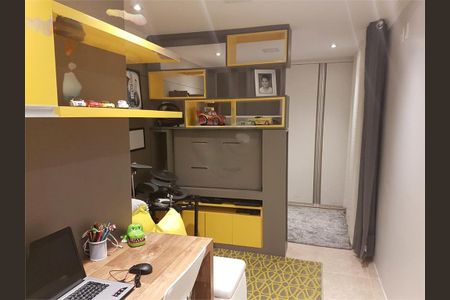 Casa à venda com 240m², 3 quartos e 2 vagas