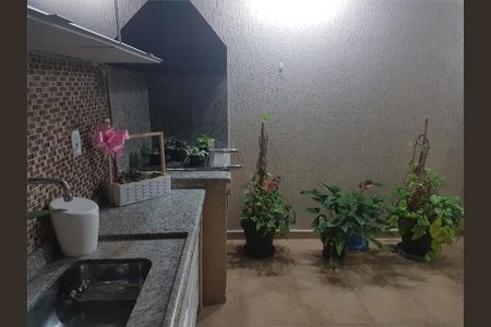 Casa à venda com 240m², 3 quartos e 2 vagas