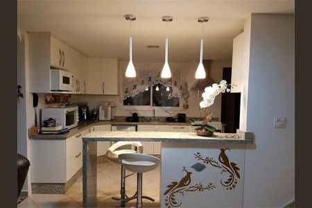 Casa à venda com 240m², 3 quartos e 2 vagas