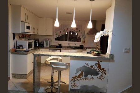 Casa à venda com 240m², 3 quartos e 2 vagas