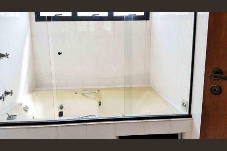 Casa à venda com 4 quartos, 340m² em Jardim Petropolis, São Paulo