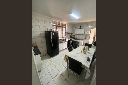 Casa à venda com 242m², 3 quartos e sem vaga