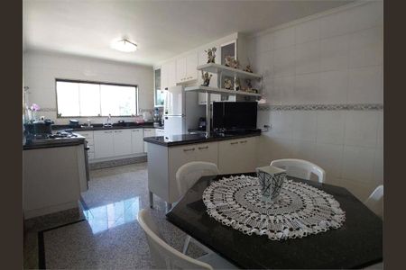 Casa à venda com 420m², 4 quartos e 6 vagas
