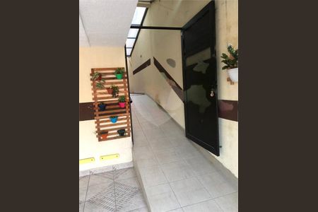 Casa à venda com 221m², 4 quartos e 2 vagas