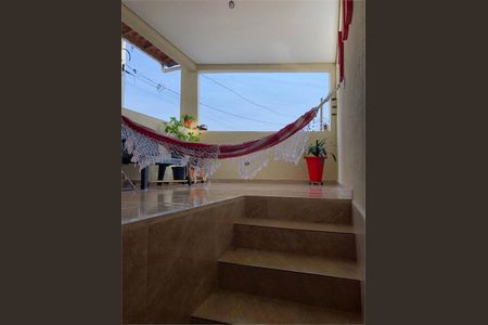 Casa à venda com 221m², 4 quartos e 2 vagas