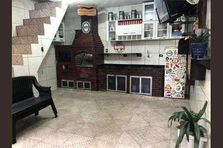 Casa à venda com 221m², 4 quartos e 2 vagas