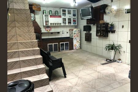 Casa à venda com 221m², 4 quartos e 2 vagas