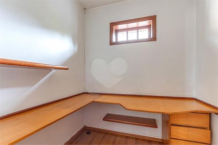 Casa à venda com 3 quartos, 319m² em Jardim Petropolis, São Paulo