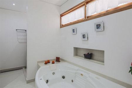 Casa à venda com 450m², 6 quartos e 4 vagas