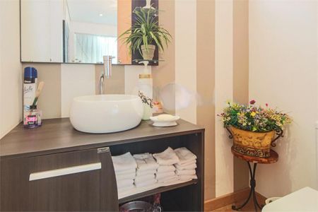 Casa à venda com 450m², 6 quartos e 4 vagas