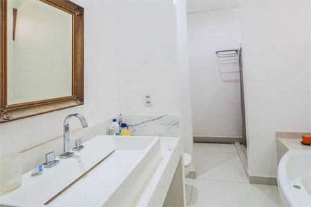 Casa à venda com 450m², 6 quartos e 4 vagas