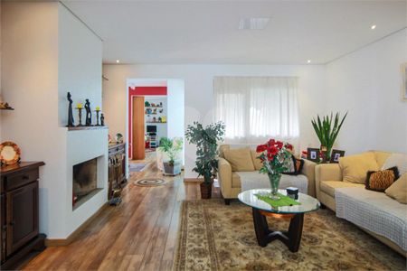 Casa à venda com 450m², 6 quartos e 4 vagas