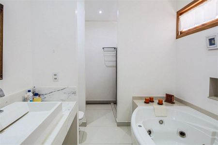 Casa à venda com 450m², 6 quartos e 4 vagas