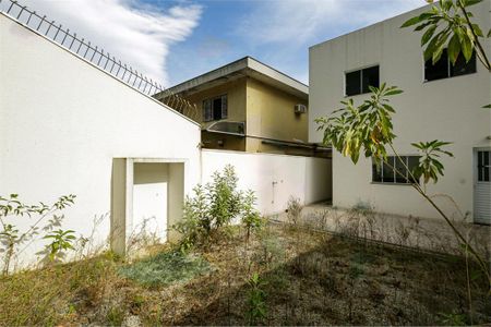 Casa à venda com 140m², 3 quartos e 2 vagas