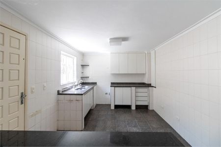 Casa à venda com 142m², 4 quartos e 2 vagas