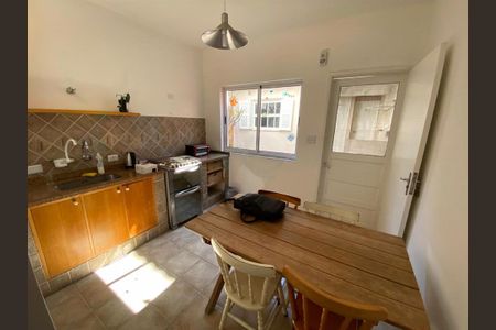 Casa à venda com 144m², 2 quartos e 2 vagas