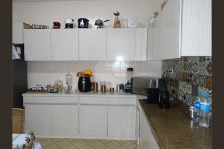 Casa à venda com 300m², 2 quartos e 2 vagas
