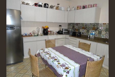 Casa à venda com 300m², 2 quartos e 2 vagas