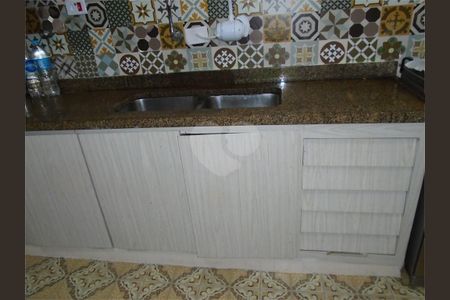 Casa à venda com 300m², 2 quartos e 2 vagas