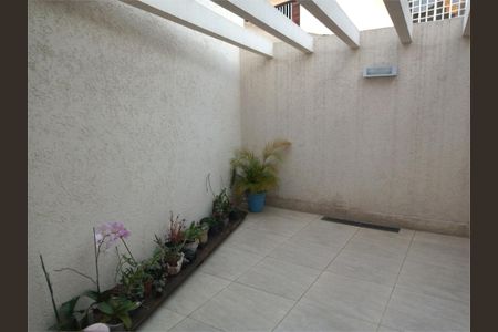 Casa à venda com 105m², 3 quartos e 2 vagas