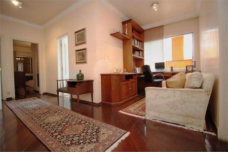 Casa à venda com 4 quartos, 329m² em Planalto Paulista, São Paulo
