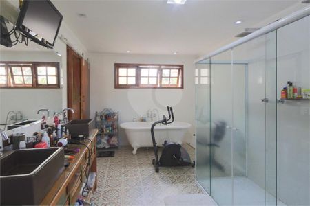 Casa à venda com 395m², 5 quartos e 4 vagas