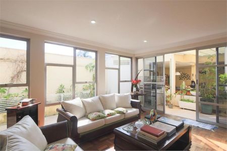 Casa à venda com 395m², 5 quartos e 4 vagas