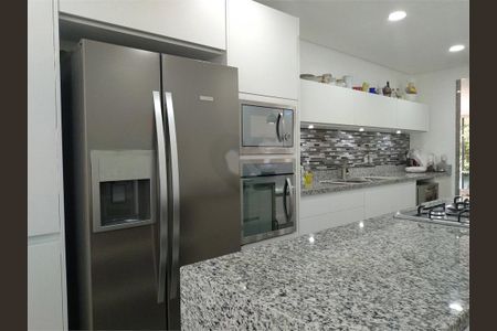 Casa à venda com 395m², 5 quartos e 4 vagas