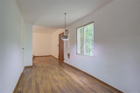 Casa à venda com 380m², 4 quartos e 3 vagas